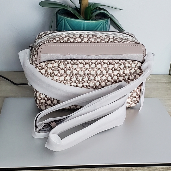 Kate Spade Tan and White Crossbody and Wallet Bundle - Picture 5 of 10